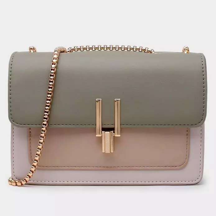 Style with Color-Block Crossbody Bags: Versatile Accessory Guide