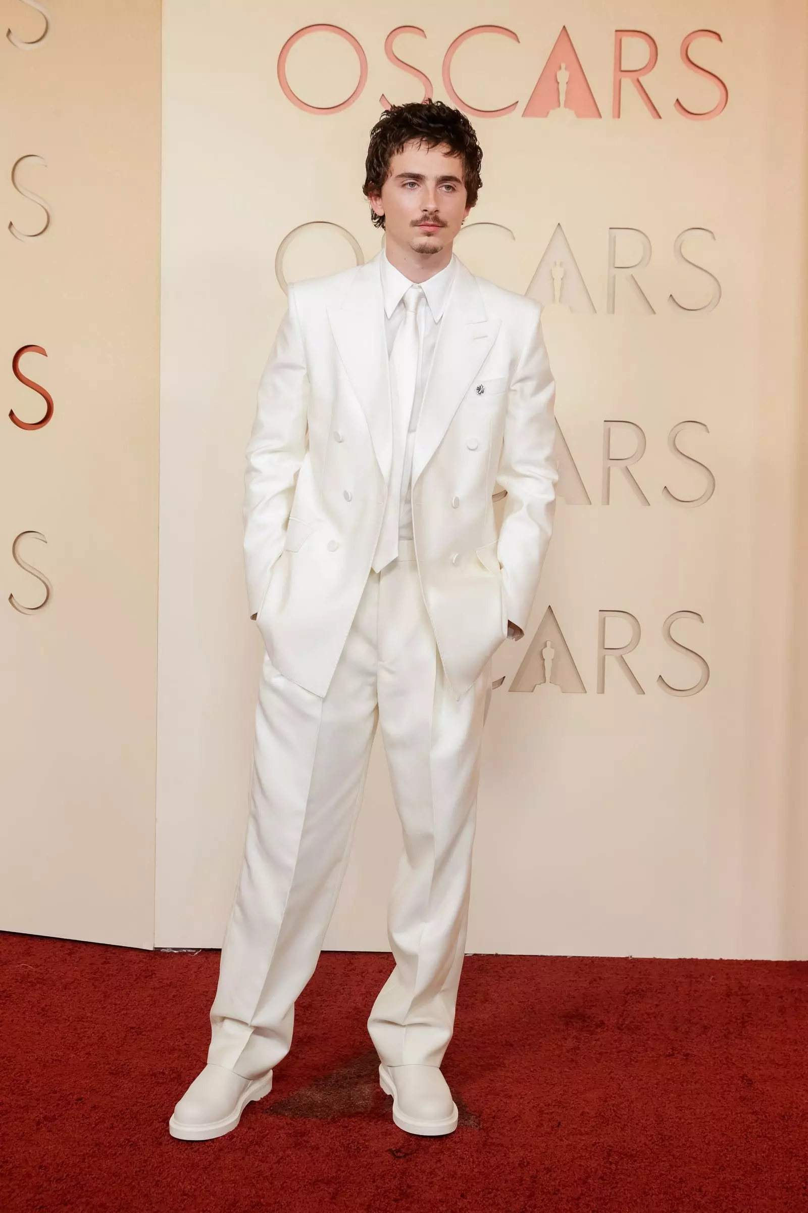 Timothée Chalamet's Daring White Suit at the 2026 Oscars Red Carpet