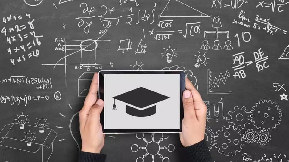 Online German Courses — Structure, Learning Mechanisms, and Educational Contexts