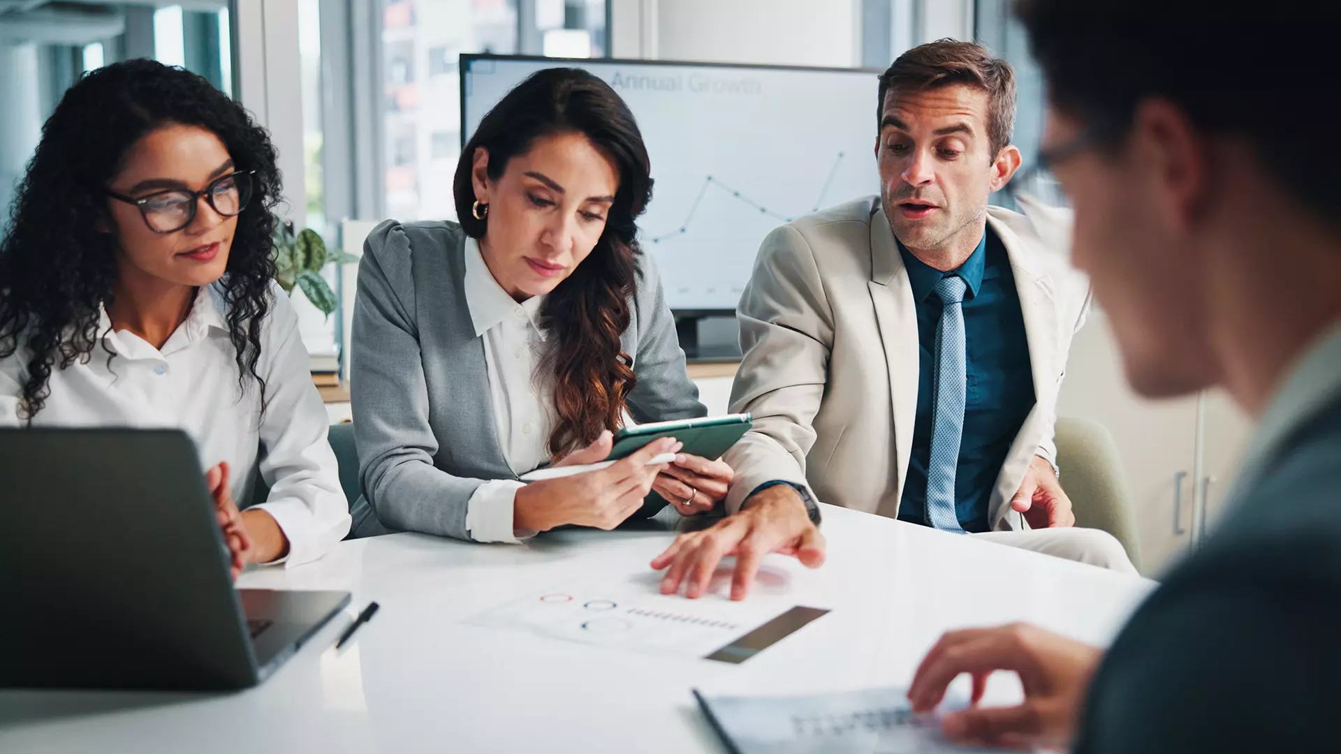 Management Skills Training as a Structured Organizational Behavior and Decision-Making 